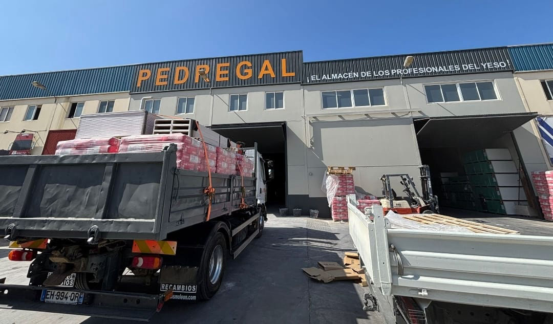 Almacenes-pedregal-fachada